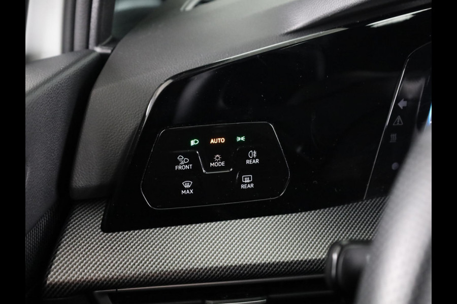 Volkswagen Golf variant R-Line-Edition 1.5 eTSI 116 pk Automaat (DSG) | Verlengde garantie | Navigatie | Parkeersensoren | Rondomzicht camera | Stoelverwarming | Matrix LED koplampen | R-Line |