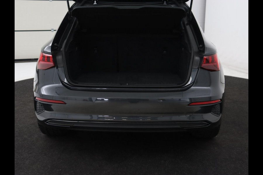 Audi A3 30 TFSI Business edition | Carplay | Sportstoelen | Virtual Cockpit | Full LED | Audi Sound | Climate control | Bluetooth | Cruise control | Parkeerhulp | Sportstuur