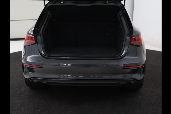 Audi A3 30 TFSI Business edition | Carplay | Sportstoelen | Virtual Cockpit | Full LED | Audi Sound | Climate control | Bluetooth | Cruise control | Parkeerhulp | Sportstuur