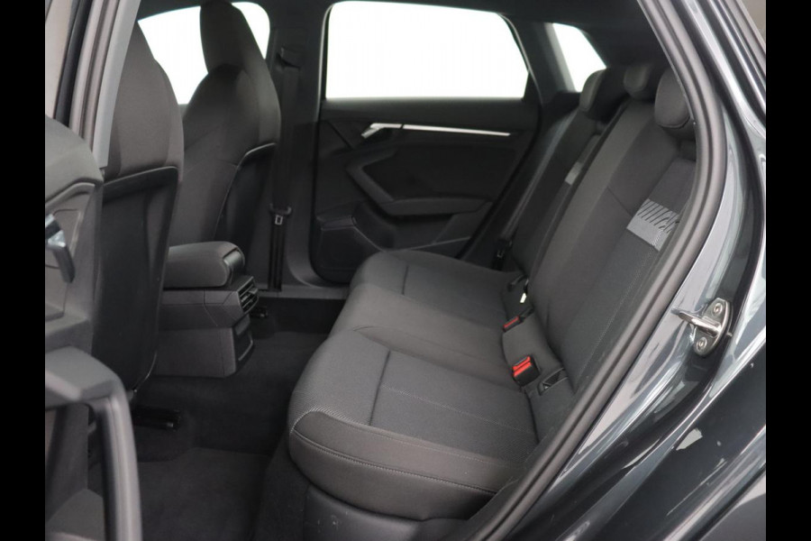 Audi A3 30 TFSI Business edition | Carplay | Sportstoelen | Virtual Cockpit | Full LED | Audi Sound | Climate control | Bluetooth | Cruise control | Parkeerhulp | Sportstuur