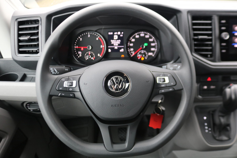 Volkswagen Crafter 2.0 TDI 177pk L3 H3 Automaat Airco Navigatie Camera Led Chauffeurstoel