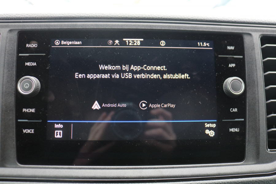 Volkswagen Crafter 2.0 TDI 177pk L3 H3 Automaat Airco Navigatie Camera Led Chauffeurstoel