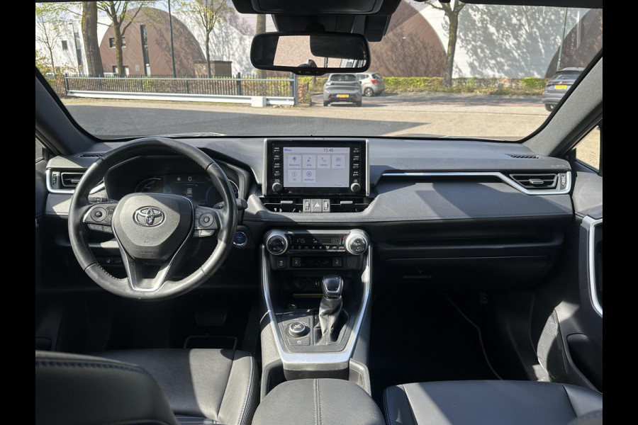 Toyota RAV4 2.5 Hybrid AWD Bi-Tone | STUUR + STOEL VERWARMING | KEYLESS | ACHTERUITRIJ CAMERA | ADAP. CRUISE | ELEK. STOELEN | TREKHAAK | 46K KM ! | 12 MND BOVAG GARANTIE |