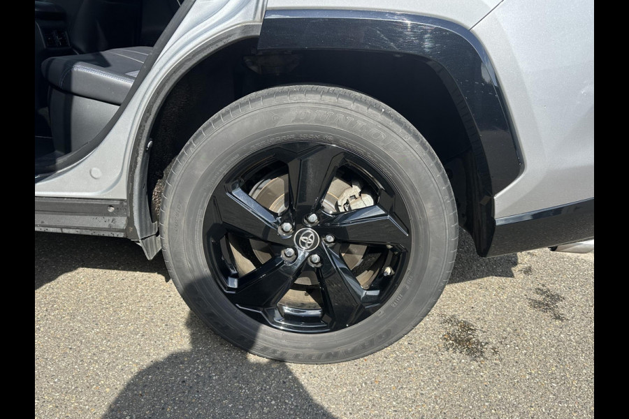 Toyota RAV4 2.5 Hybrid AWD Bi-Tone | STUUR + STOEL VERWARMING | KEYLESS | ACHTERUITRIJ CAMERA | ADAP. CRUISE | ELEK. STOELEN | TREKHAAK | 46K KM ! | 12 MND BOVAG GARANTIE |