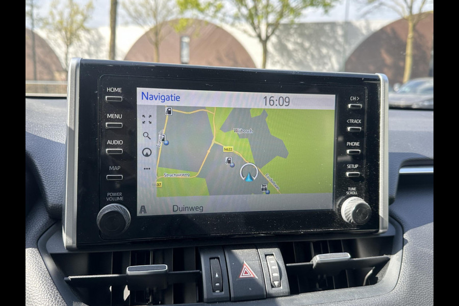 Toyota RAV4 2.5 Hybrid AWD Bi-Tone | STUUR + STOEL VERWARMING | KEYLESS | ACHTERUITRIJ CAMERA | ADAP. CRUISE | ELEK. STOELEN | TREKHAAK | 46K KM ! | 12 MND BOVAG GARANTIE |