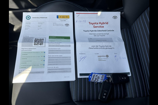 Toyota RAV4 2.5 Hybrid AWD Bi-Tone | STUUR + STOEL VERWARMING | KEYLESS | ACHTERUITRIJ CAMERA | ADAP. CRUISE | ELEK. STOELEN | TREKHAAK | 46K KM ! | 12 MND BOVAG GARANTIE |