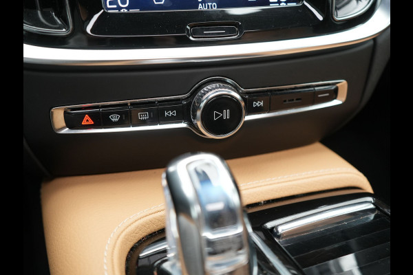 Volvo V60 T8 Twin Engine AWD Inscription PHEV 390pk | Panodak | Lederen Sportstoelen & Stuur Verwarmd | Apple Carplay | Navigatie | Cruise Control | Virtual | Achterbank Verwarmd | 18"L.M | Plug In Hybrid |
