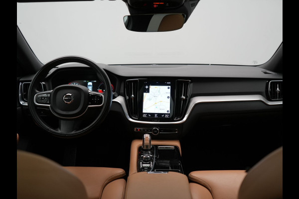 Volvo V60 T8 Twin Engine AWD Inscription PHEV 390pk | Panodak | Lederen Sportstoelen & Stuur Verwarmd | Apple Carplay | Navigatie | Cruise Control | Virtual | Achterbank Verwarmd | 18"L.M | Plug In Hybrid |
