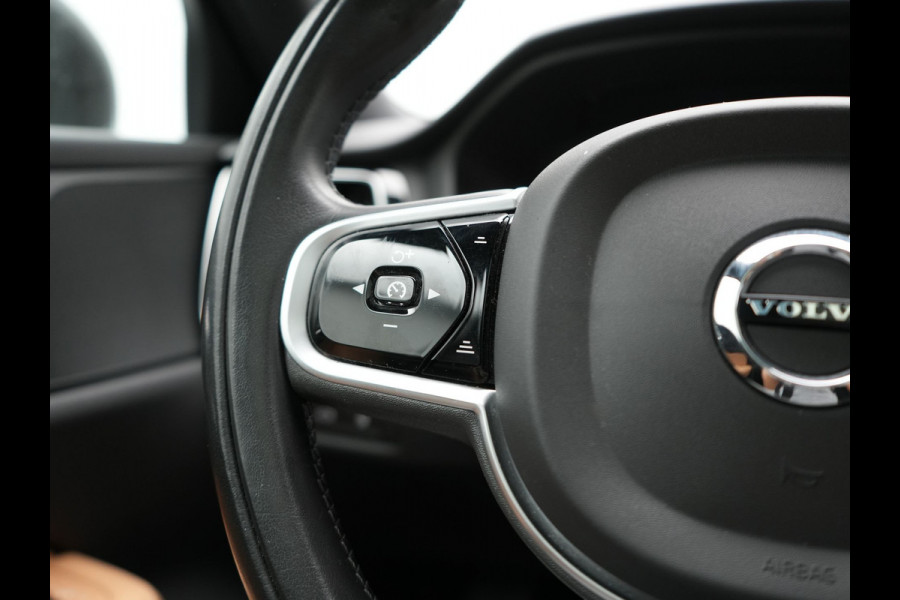 Volvo V60 T8 Twin Engine AWD Inscription PHEV 390pk | Panodak | Lederen Sportstoelen & Stuur Verwarmd | Apple Carplay | Navigatie | Cruise Control | Virtual | Achterbank Verwarmd | 18"L.M | Plug In Hybrid |
