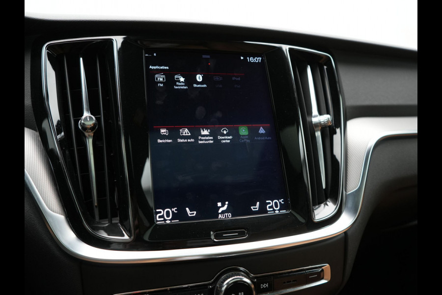 Volvo V60 T8 Twin Engine AWD Inscription PHEV 390pk | Panodak | Lederen Sportstoelen & Stuur Verwarmd | Apple Carplay | Navigatie | Cruise Control | Virtual | Achterbank Verwarmd | 18"L.M | Plug In Hybrid |
