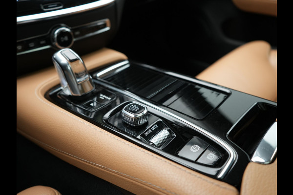 Volvo V60 T8 Twin Engine AWD Inscription PHEV 390pk | Panodak | Lederen Sportstoelen & Stuur Verwarmd | Apple Carplay | Navigatie | Cruise Control | Virtual | Achterbank Verwarmd | 18"L.M | Plug In Hybrid |