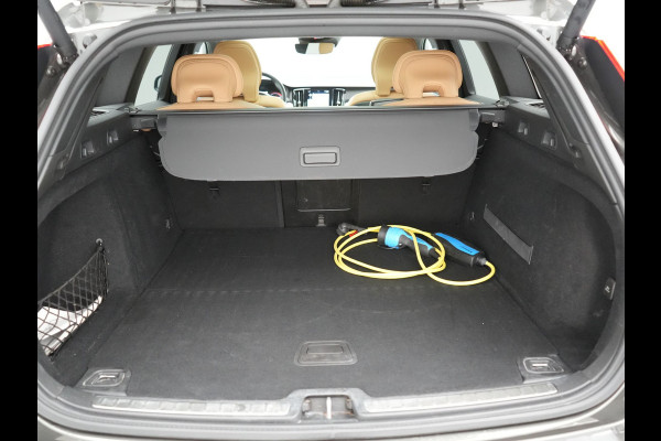 Volvo V60 T8 Twin Engine AWD Inscription PHEV 390pk | Panodak | Lederen Sportstoelen & Stuur Verwarmd | Apple Carplay | Navigatie | Cruise Control | Virtual | Achterbank Verwarmd | 18"L.M | Plug In Hybrid |