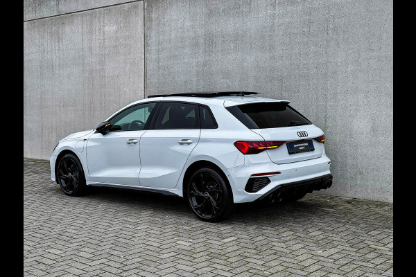 Audi A3 Sportback 40TFSI e 204pk S-Tronic Competition S Edition S-Line Pano|S-Kuipstoel|Ambiance|Matrix|Virtual|ACC|Camera|B&O|S3!