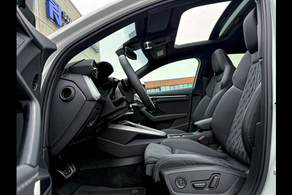 Audi A3 Sportback 40TFSI e 204pk S-Tronic Competition S Edition S-Line Pano|S-Kuipstoel|Ambiance|Matrix|Virtual|ACC|Camera|B&O|S3!