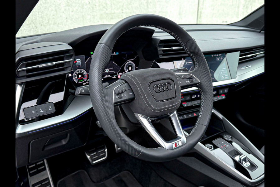 Audi A3 Sportback 40TFSI e 204pk S-Tronic Competition S Edition S-Line Pano|S-Kuipstoel|Ambiance|Matrix|Virtual|ACC|Camera|B&O|S3!