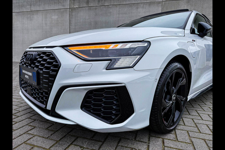 Audi A3 Sportback 40TFSI e 204pk S-Tronic Competition S Edition S-Line Pano|S-Kuipstoel|Ambiance|Matrix|Virtual|ACC|Camera|B&O|S3!