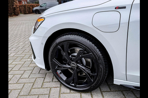 Audi A3 Sportback 40TFSI e 204pk S-Tronic Competition S Edition S-Line Pano|S-Kuipstoel|Ambiance|Matrix|Virtual|ACC|Camera|B&O|S3!
