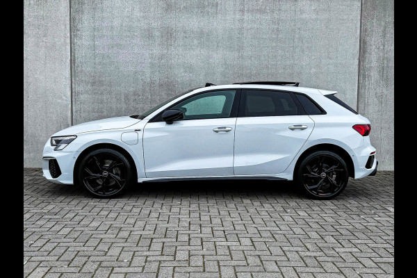 Audi A3 Sportback 40TFSI e 204pk S-Tronic Competition S Edition S-Line Pano|S-Kuipstoel|Ambiance|Matrix|Virtual|ACC|Camera|B&O|S3!