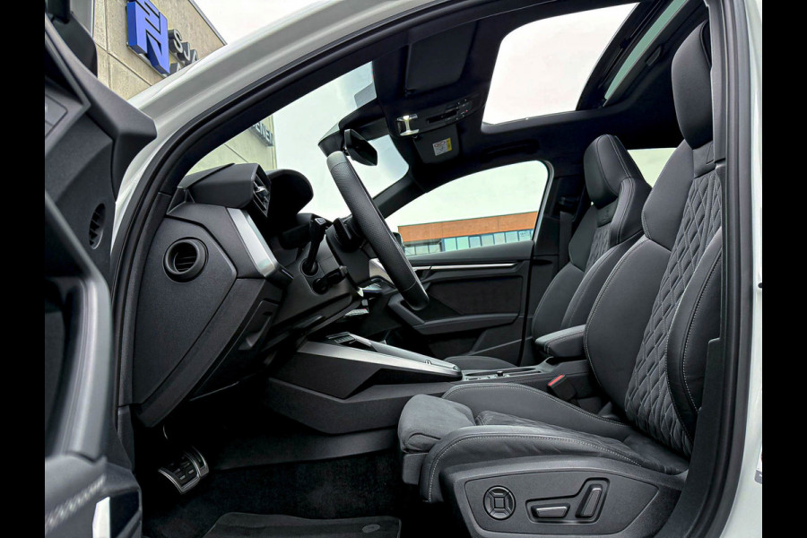 Audi A3 Sportback 40TFSI e 204pk S-Tronic Competition S Edition S-Line Pano|S-Kuipstoel|Ambiance|Matrix|Virtual|ACC|Camera|B&O|S3!