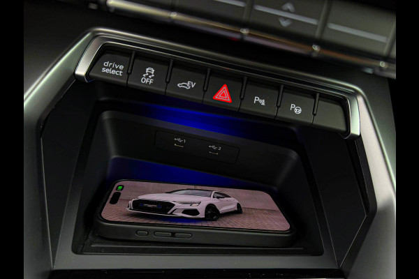 Audi A3 Sportback 40TFSI e 204pk S-Tronic Competition S Edition S-Line Pano|S-Kuipstoel|Ambiance|Matrix|Virtual|ACC|Camera|B&O|S3!