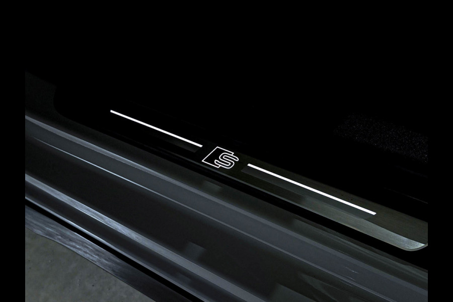 Audi A3 Sportback 40TFSI e 204pk S-Tronic Competition S Edition S-Line Pano|S-Kuipstoel|Ambiance|Matrix|Virtual|ACC|Camera|B&O|S3!