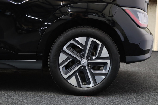 Hyundai Kona EV Premium 64 kWh 204 PK, Leder, 4 x Stoelverwarming, Head-Up, Camera