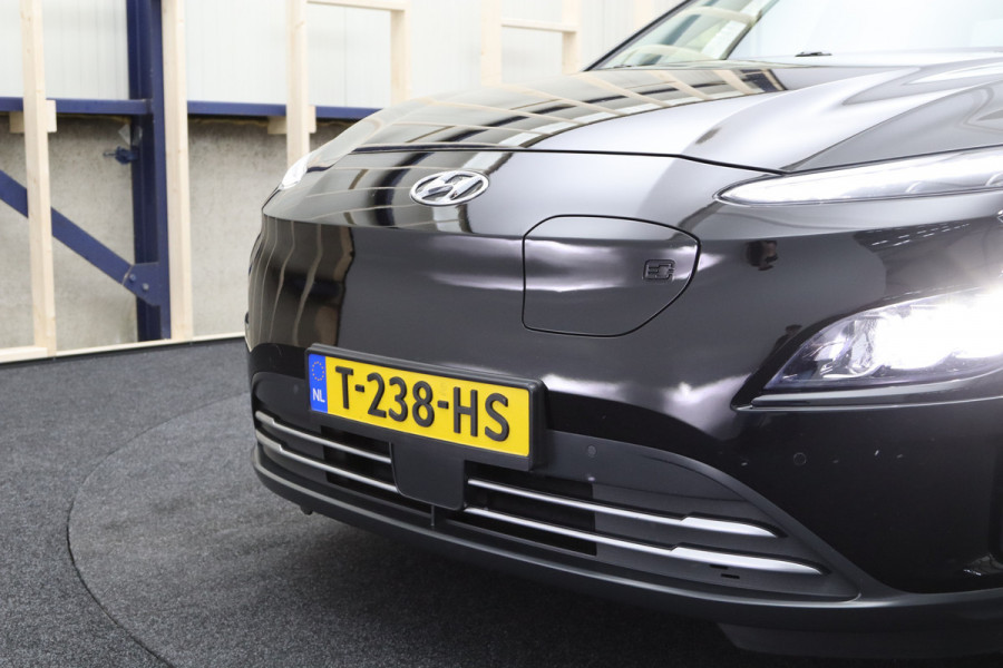 Hyundai Kona EV Premium 64 kWh 204 PK, Leder, 4 x Stoelverwarming, Head-Up, Camera