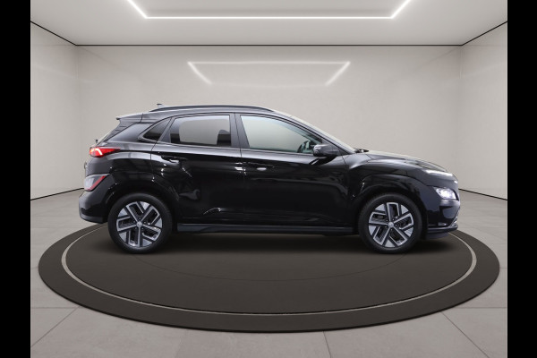 Hyundai Kona EV Premium 64 kWh 204 PK, Leder, 4 x Stoelverwarming, Head-Up, Camera