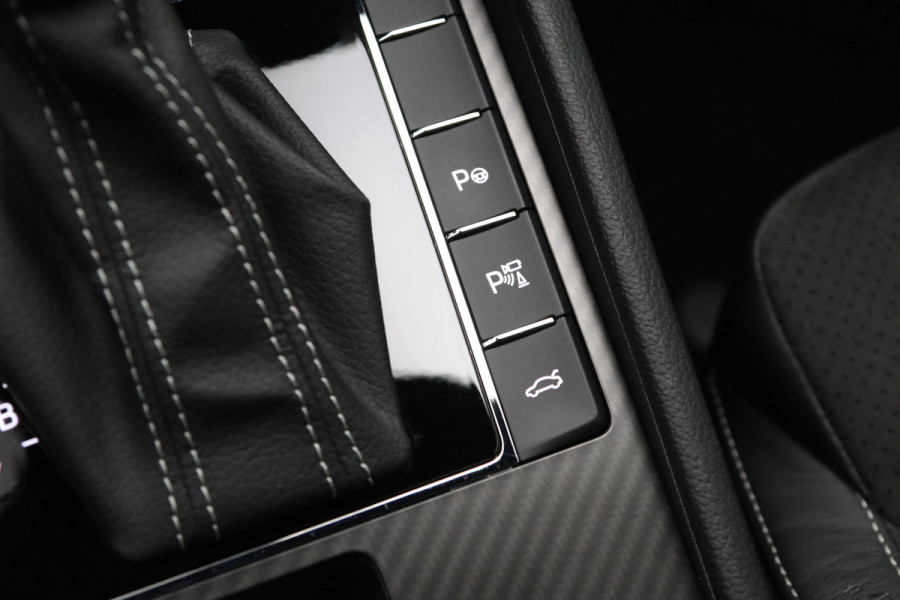 Škoda Superb Combi 1.4 TSI iV 218 PK Sportline Business PHEV, Trekhaak, Winterpakket, Memory