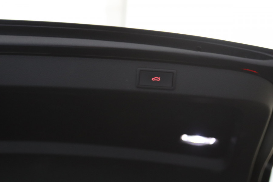 Škoda Superb Combi 1.4 TSI iV 218 PK Sportline Business PHEV, Trekhaak, Winterpakket, Memory