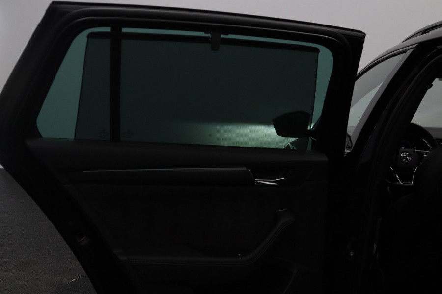 Škoda Superb Combi 1.4 TSI iV 218 PK Sportline Business PHEV, Trekhaak, Winterpakket, Memory