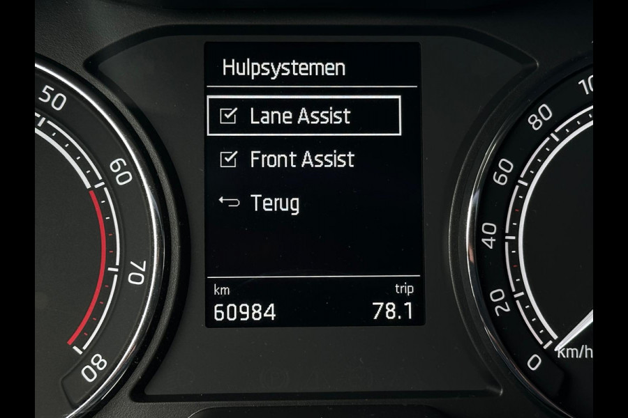 Škoda Kamiq 1.0 TSI Business Edition, Automaat, Bluetooth, Cruise, CarPlay, Trekhaak, PDC