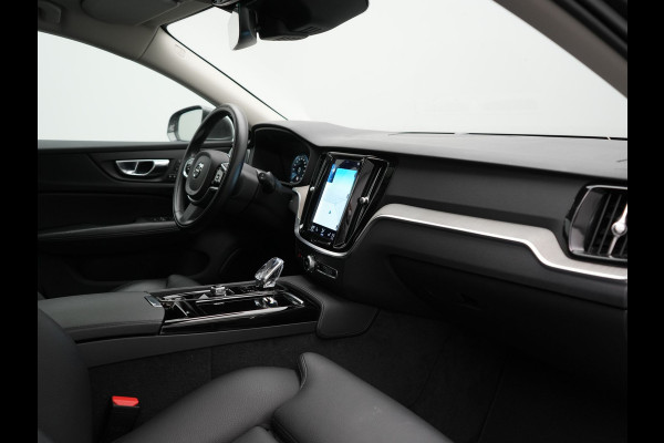 Volvo V60 T6 Recharge AWD Inscription PHEV 340pk Dealer O.H. | Panodak | Camera | Lederen Sportstoelen Memory & Verwarmd | Stuur Verwarmd | Keyless | Navigatie | DAB | Cruise Control | Plug In Hybrid |