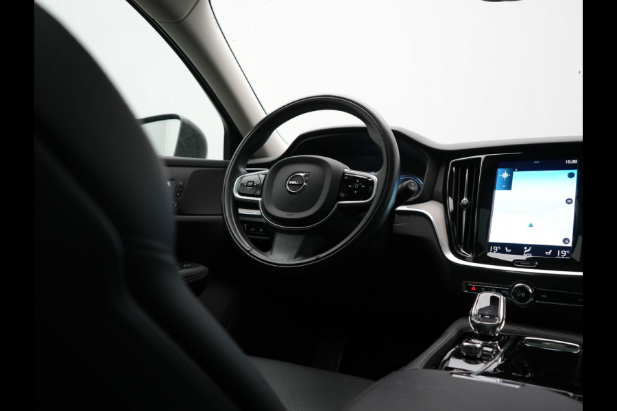 Volvo V60 T6 Recharge AWD Inscription PHEV 340pk Dealer O.H. | Panodak | Camera | Lederen Sportstoelen Memory & Verwarmd | Stuur Verwarmd | Keyless | Navigatie | DAB | Cruise Control | Plug In Hybrid |