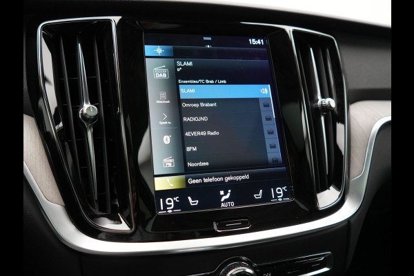 Volvo V60 T6 Recharge AWD Inscription PHEV 340pk Dealer O.H. | Panodak | Camera | Lederen Sportstoelen Memory & Verwarmd | Stuur Verwarmd | Keyless | Navigatie | DAB | Cruise Control | Plug In Hybrid |