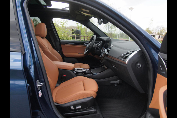 BMW iX3 Executive 80 kWh | Panoramadak | Camera | Sfeerverlichting | Apple Carplay | Cruise Control |