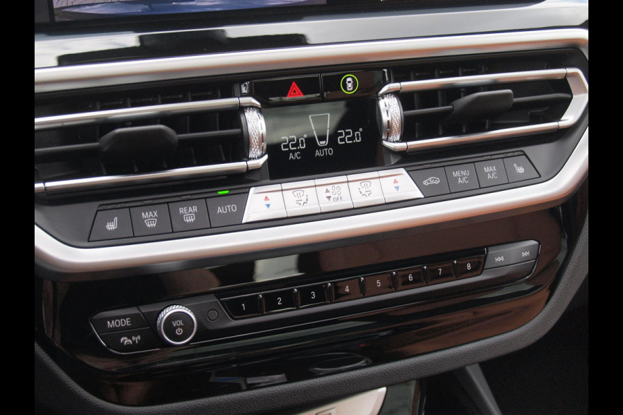 BMW iX3 Executive 80 kWh | Panoramadak | Camera | Sfeerverlichting | Apple Carplay | Cruise Control |