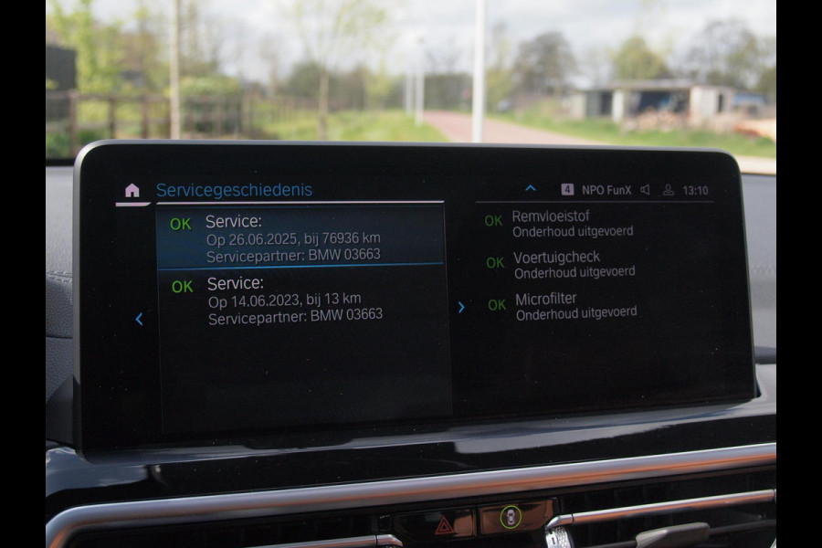 BMW iX3 Executive 80 kWh | Panoramadak | Camera | Sfeerverlichting | Apple Carplay | Cruise Control |