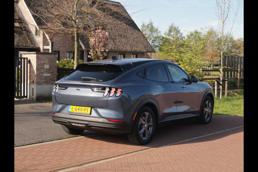 Ford Mustang Mach-E Extended RWD 98 kWh | SOH 94% | Panoramadak | 360 Camera | Bang & Olufsen | Apple Carplay | Cruise Control |