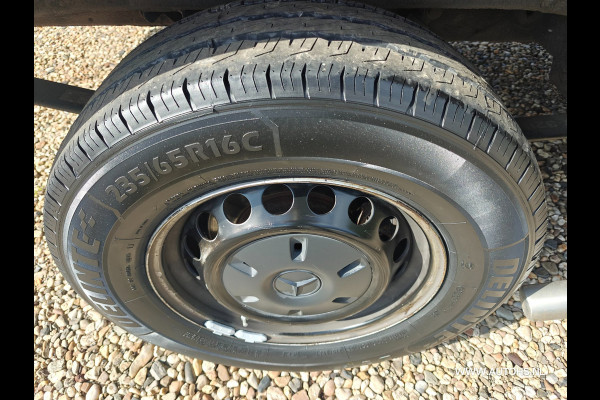 Mercedes-Benz Sprinter 315 1.9 CDI L2H2, AUTOMAAT , Euro 6 , Apk april 2027 , 150 PK , met pakket bezorg vakken.
