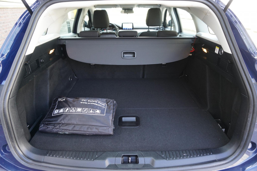 Ford FOCUS Wagon 1.0 EcoB.125PK Hybrid Business/Trekhaak/Camera/ 48.000km!!