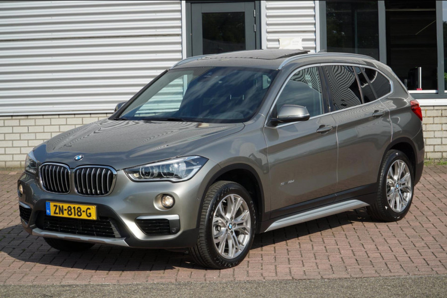 BMW X1 SDrive18d PANO LEDER HEAD-UP
