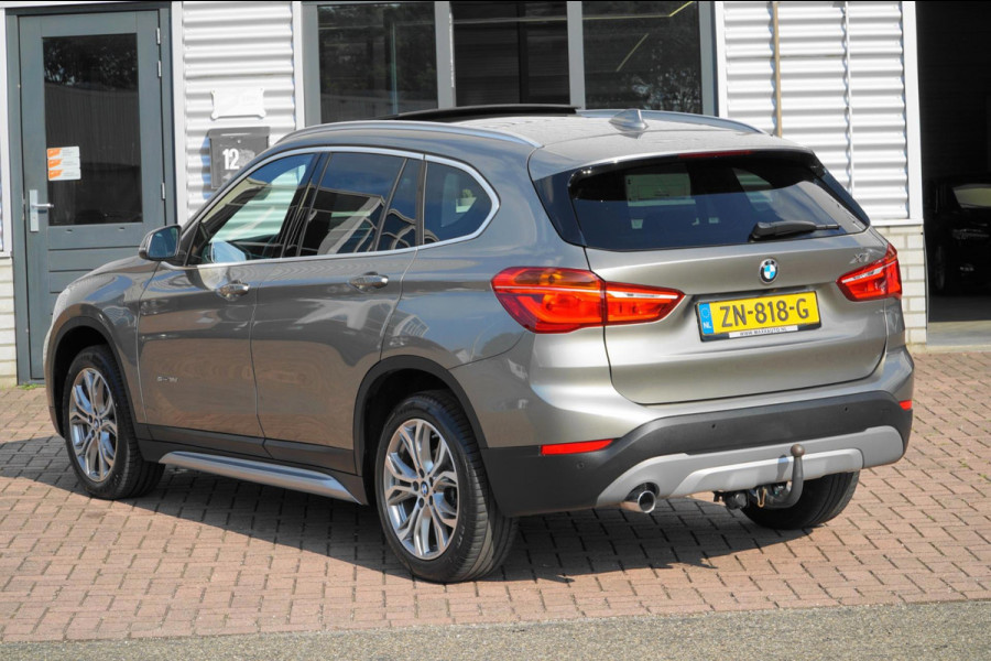 BMW X1 SDrive18d PANO LEDER HEAD-UP