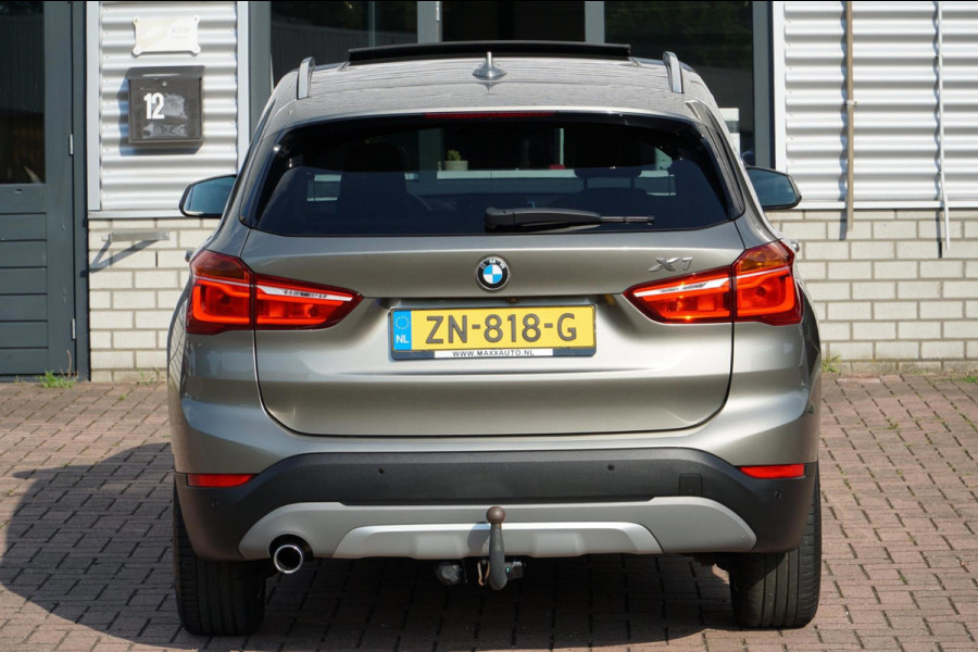 BMW X1 SDrive18d PANO LEDER HEAD-UP