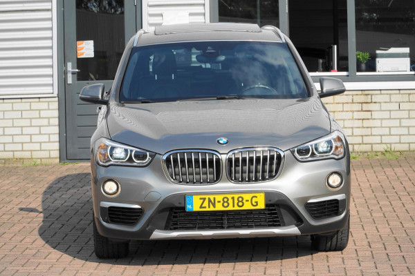 BMW X1 SDrive18d PANO LEDER HEAD-UP