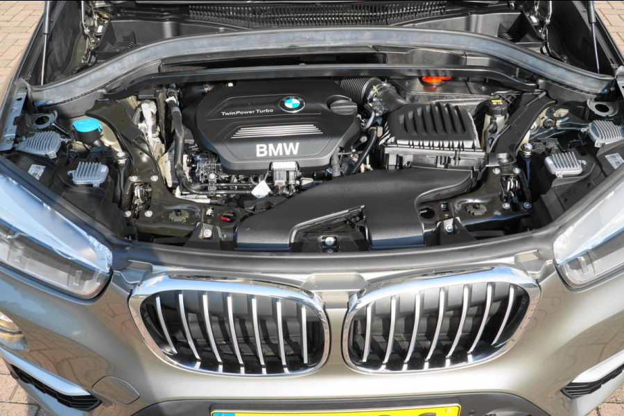 BMW X1 SDrive18d PANO LEDER HEAD-UP