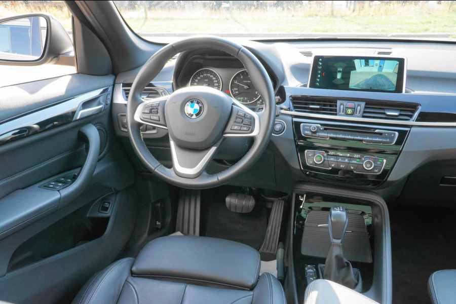BMW X1 SDrive18d PANO LEDER HEAD-UP