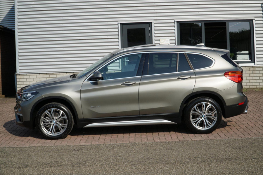 BMW X1 SDrive18d PANO LEDER HEAD-UP