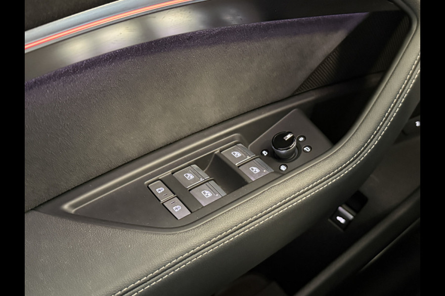 Audi e-tron 55 quattro S edition 95 kWh | S-Line | Pano | B&O | Apple Carplay | Trekhaak