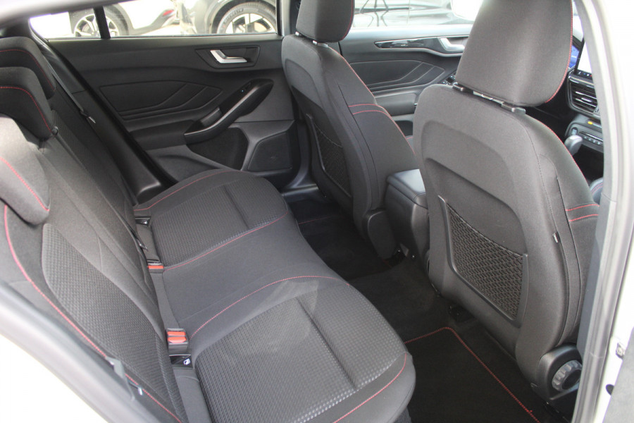 Ford FOCUS Wagon 1.0 EcoBoost Hybrid ST Line X | BLIS | Head-Up | Trekhaak | Adaptieve cruise